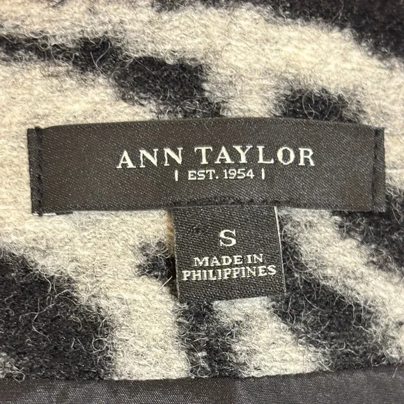 Ann Taylor Zebra Print Women's Jacket Size Small - Picture 7 of 9